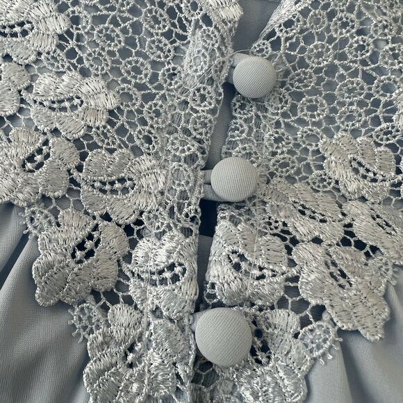 Vintage ShadowLine Baby Blue‎  Crochet Lace V Neck Flutter Sleeve Buttons 1x - Picture 5 of 7
